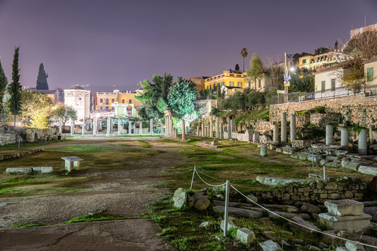 Blick auf den Antiken Römischen Markt in Athen bei Nacht