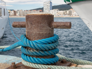 Przycumowane statki w porcie, Palamós, Costa Brava, Hiszpania - obrazy, fototapety, plakaty