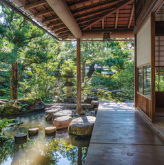 邸宅の日本庭園