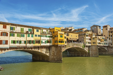 Fototapeta na wymiar Ponte Vecchio - the bridge market in the center of Florence, Tuscany, Italy