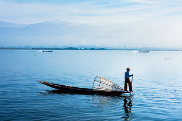 Fototapeta na wymiar Traditional Burmese fisherman at Inle lake, Myanmar