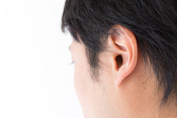 男性　耳
