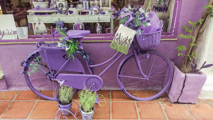 Fototapeta na wymiar Lavender shop bike