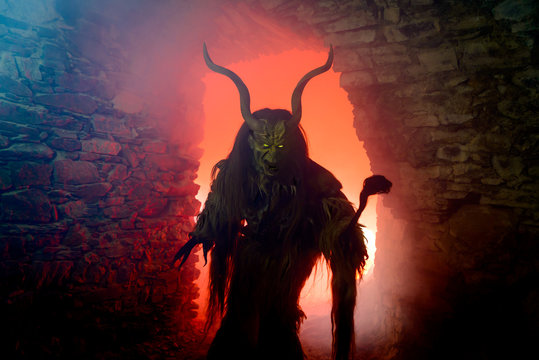 Gruseld&auml;mon vor H&ouml;llentor