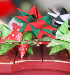 Weihnachtliche Fr&ouml;belsterne