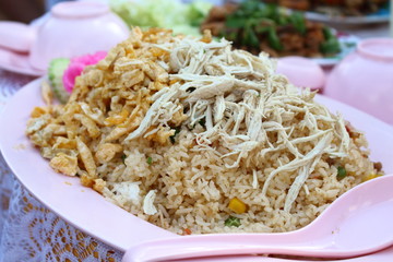 Sprinkle chicken with fried rice