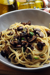 Espagueti con setas Gastronomía de Italia Cucina italiana 이탈리아 요리 Italian cuisine Italienische Küche Olasz gasztronómia Spaghetti e funghi