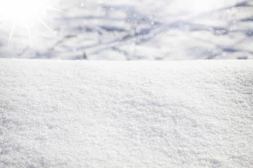 Keuken foto achterwand Winter Winters tafereel met gladde sneeuw en ijzige zon