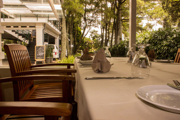 table set restaurant