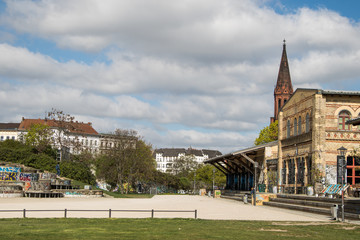 Obraz premium Görlitzer Bahnhof im Sommer