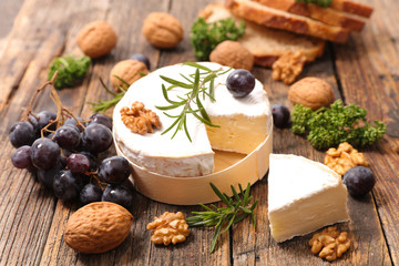 camembert with walnut