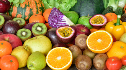 Fototapeta na wymiar Various ripe fruits and vegetables for eating healthy