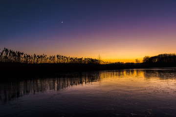 Obraz premium sunset on lake