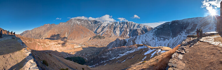 Kaukaz - Gruzja w zimowej szacie. Caucassus mountains in Georgia. © rogozinski