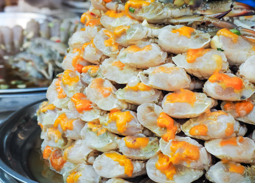 Egg horse crabs in seafood market, Bangkok, Thailand