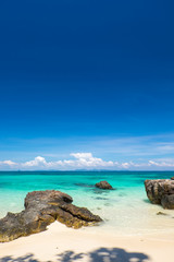 Obraz premium summer holiday vacation on beautiful beach,space for text