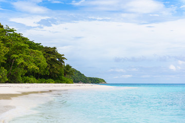 Fototapeta na wymiar Tropical white sand beach and blue sky. Similan islands