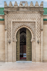 Eingangsportal mit Mosaiken und Ornamenten in Marrakesch,  Marokko
