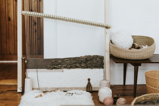 Weaving loom with selection wool, still life