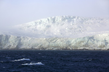 Fototapeta na wymiar Arctic glacier 