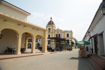 Naklejka premium Colombian Plaza