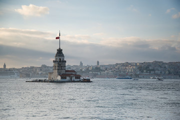 Fototapeta premium Maiden's Tower in Istanbul, Turkey, on the Bosphorus River.