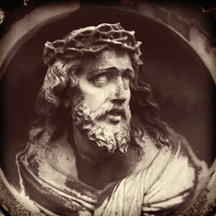 Face of Jesus Christ crown of thorns (statue)