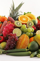 新鮮な野菜と果物　