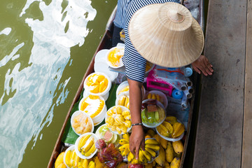 Thailand most famous floating market 