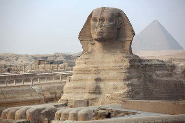 Obraz na płótnie Canvas The Sphinx at Giza and ancient Egyptian pyramid in Giza, Cairo
