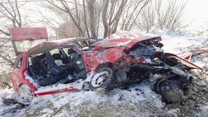 Obraz na płótnie Canvas wrecked car in accident