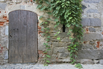 Altes Haustor in Candelo