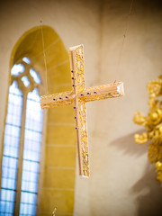 Das schwebende Kreuz