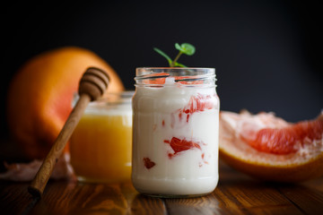 Greek yogurt with grapefruit