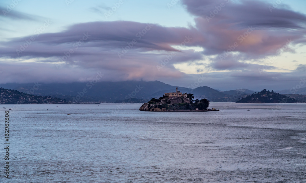 Poster Alcatraz Under Early Morning Clouds