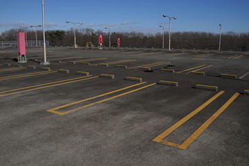 無人　駐車場　パーキング　青空　