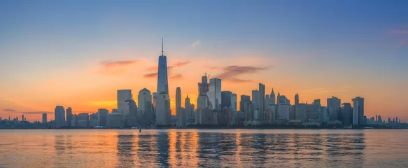 Gordijnen Manhattan Skyline at sunrise from New Jersey  © Michael