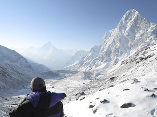 Fototapeta na wymiar Himalayas - snow covered mountain pass in sunshine 