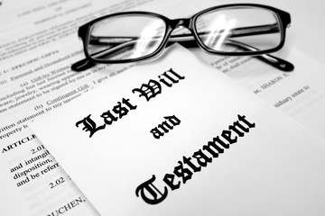 Last Will and Testament for Estate Planning with Glasses