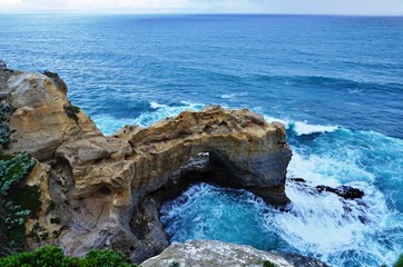 Fototapeta premium The Arch rock formation in Port Campbell National Park off the Great Ocean Road in Victoria, Australia