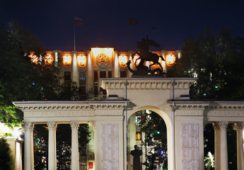 Naklejka premium Memorial arch in Zhukov square. Krasnodar. Russia