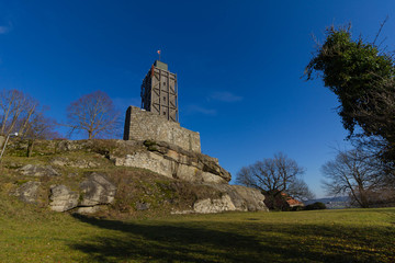 Fototapeta na wymiar Turm der Burgruine Brennberg