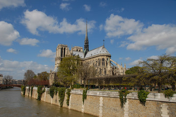 Notre Dame Cathedral along the Seine 