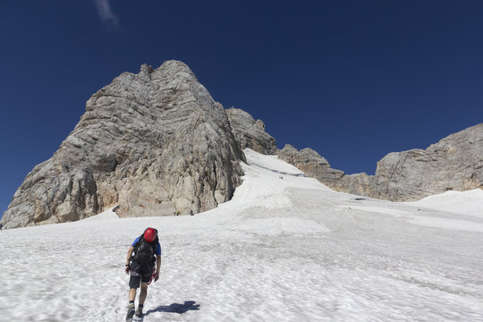 Zustieg zum Randkluft-Klettersteig am Dachstein