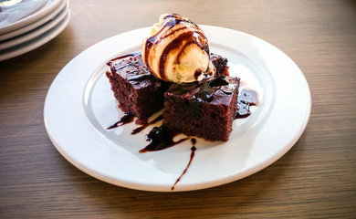 Biscuit dessert with ice cream