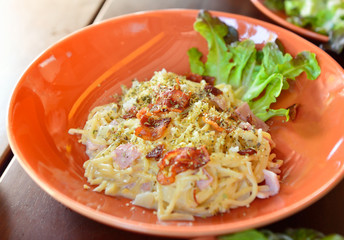  spaghetti carbonara with bacon