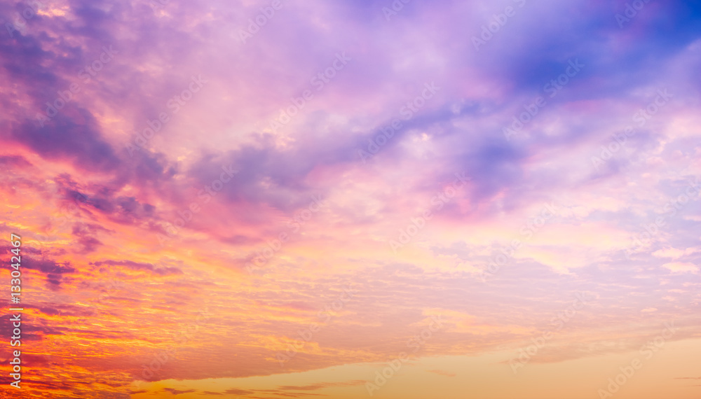 Wall mural the color and beauty of the sky at sunset.