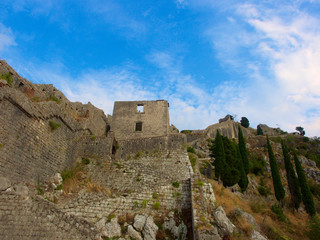 Fototapeta na wymiar Kotor wall above mountain top,Montenegro