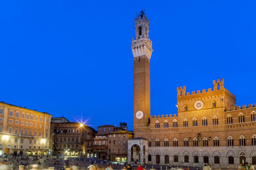 Fototapeta na wymiar Beautiful view of Piazza del Campo in the blue hour light, Siena, Tuscany, Italy