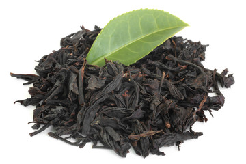Black tea with green tea leaf